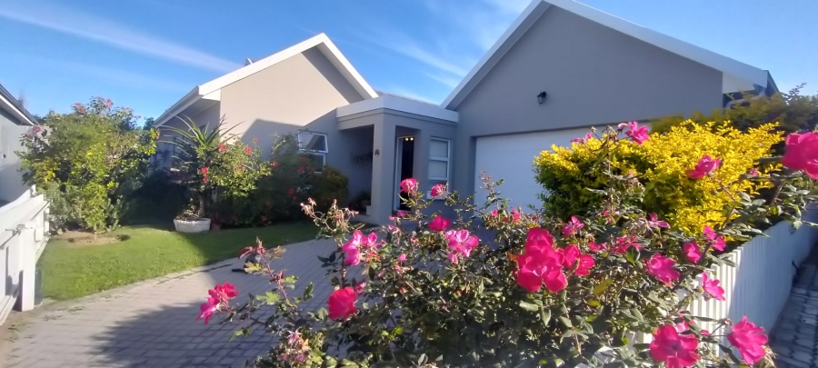 4 Bedroom Property for Sale in Kraaibosch Country Estate Western Cape